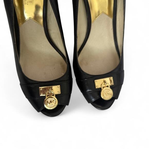 Michael Kors black wedge with gold hardware - Y2k / Preppy / Glam - Picture 2 of 4